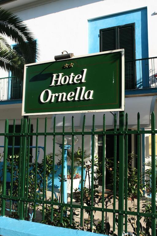 Hotel Ornella リド・ディ・カマイオーレ エクステリア 写真